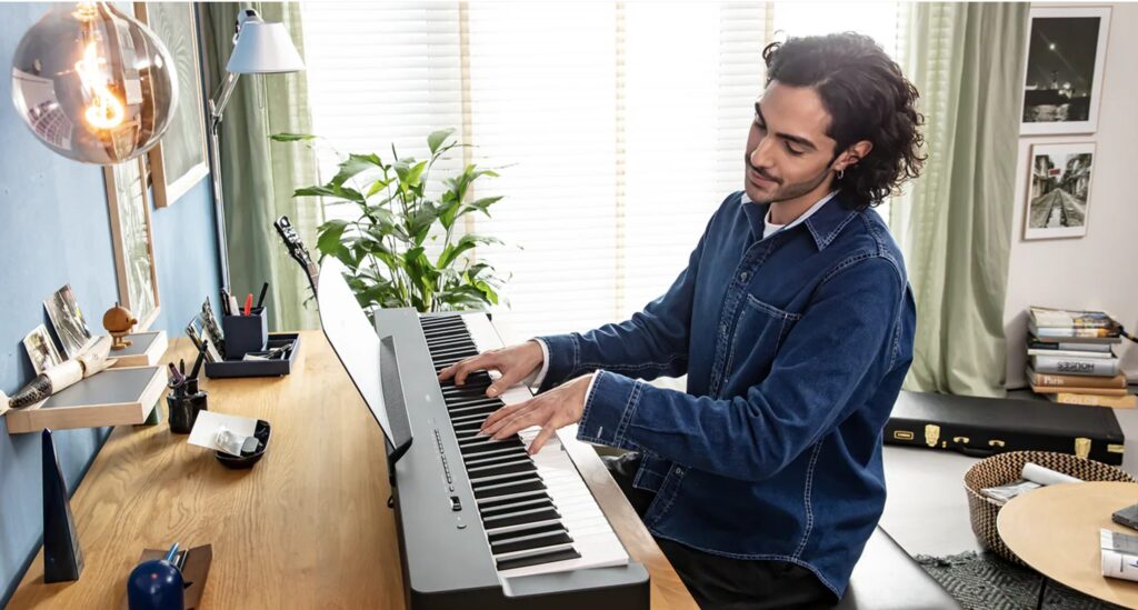 YAMAHA P-225