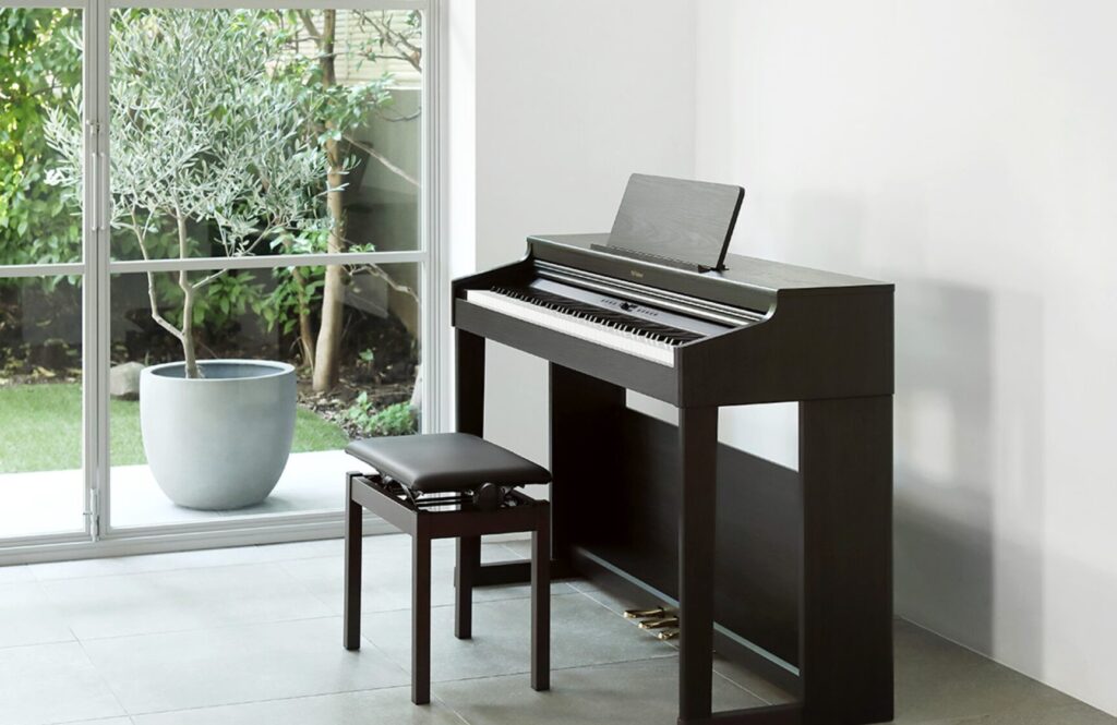 Roland-FP701