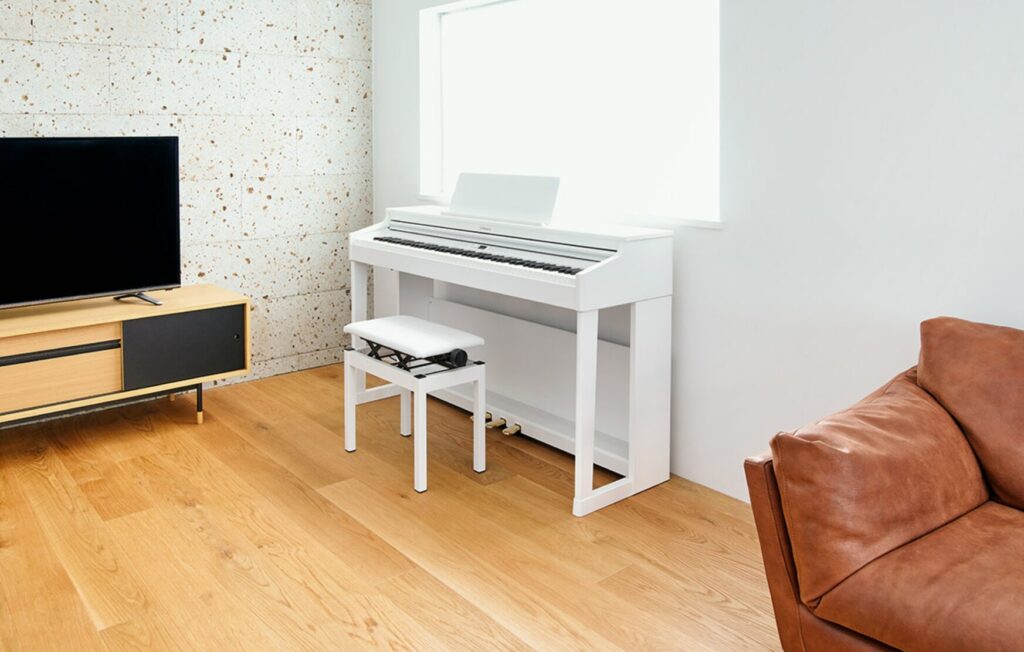 Roland-FP701