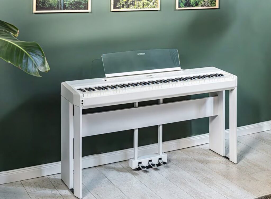 YAMAHA P-525