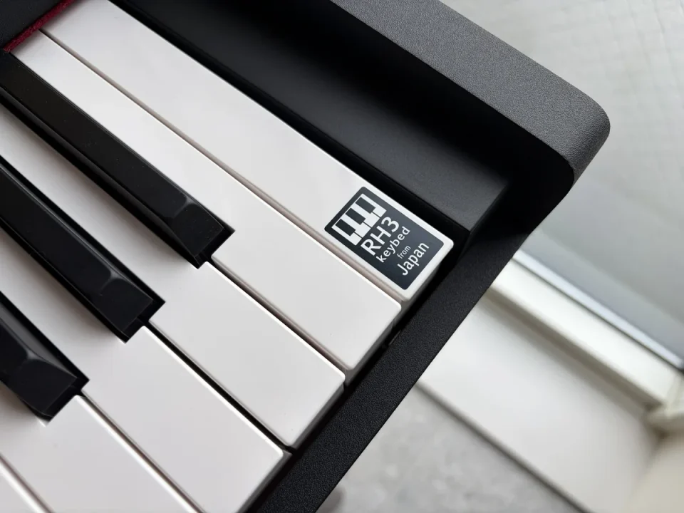 KORG D1に搭載されたRH3鍵盤のMade in Japan表記